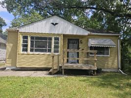 featured image of 1830 S Kneer Ave