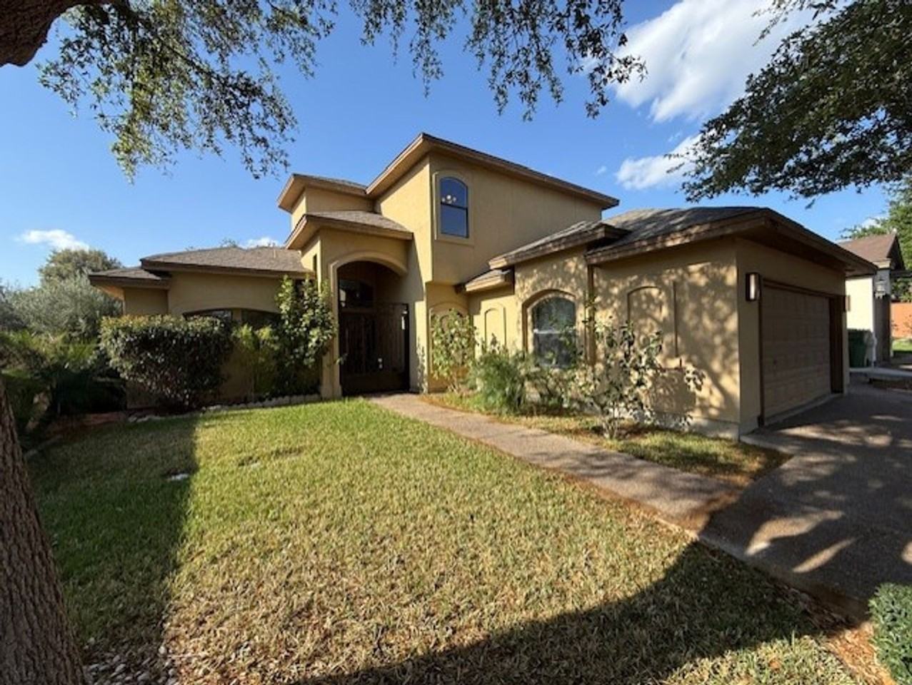 2912 Sun Dance Loop - Photo 2 of 28