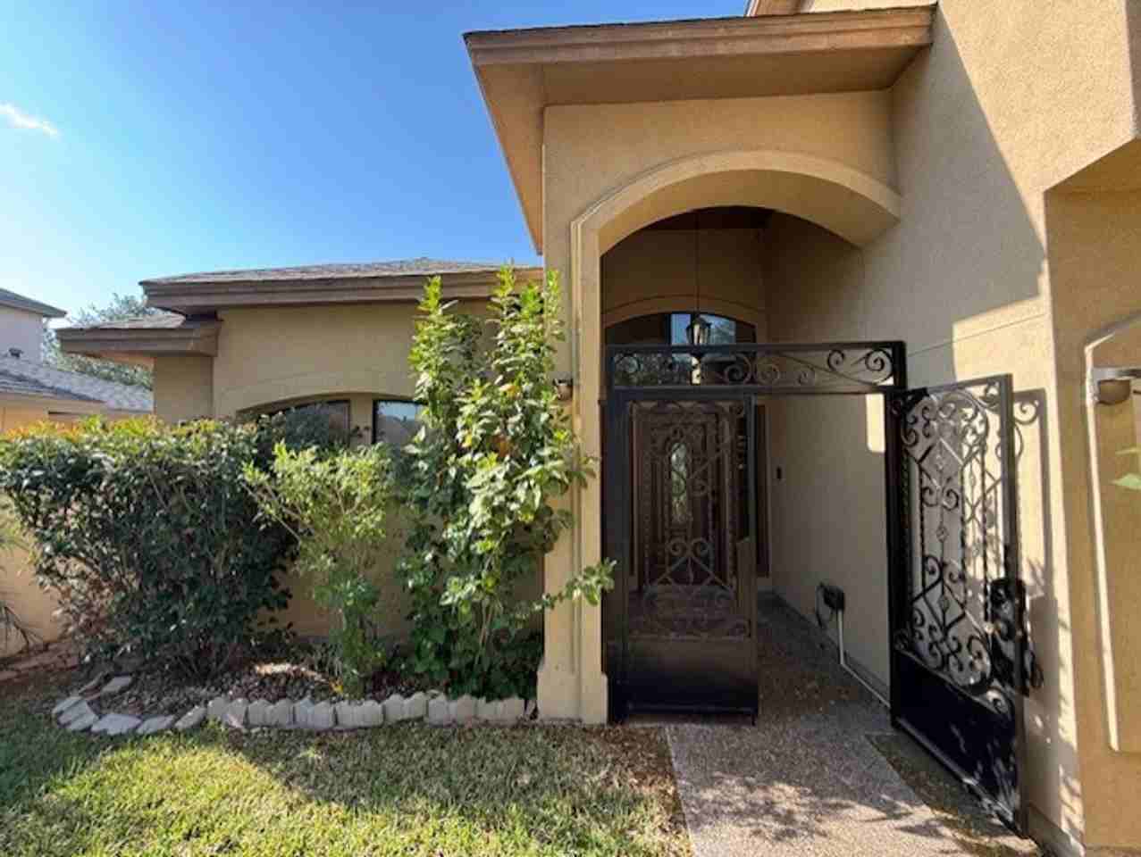 2912 Sun Dance Loop - Photo 3 of 28