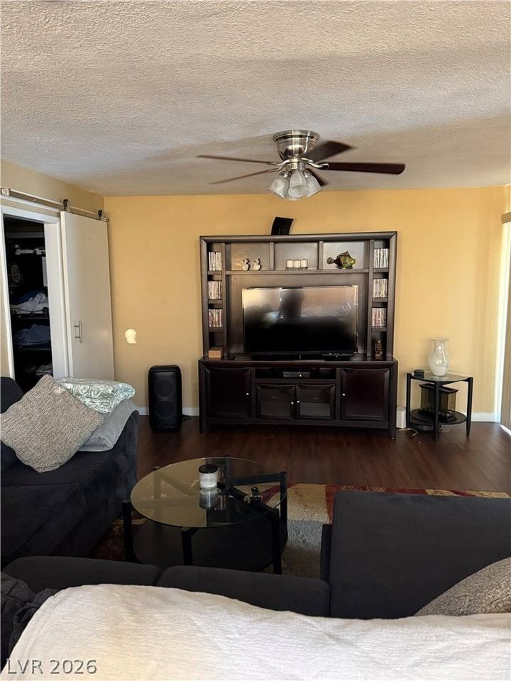 163 Coventry Dr - Photo 2 of 15