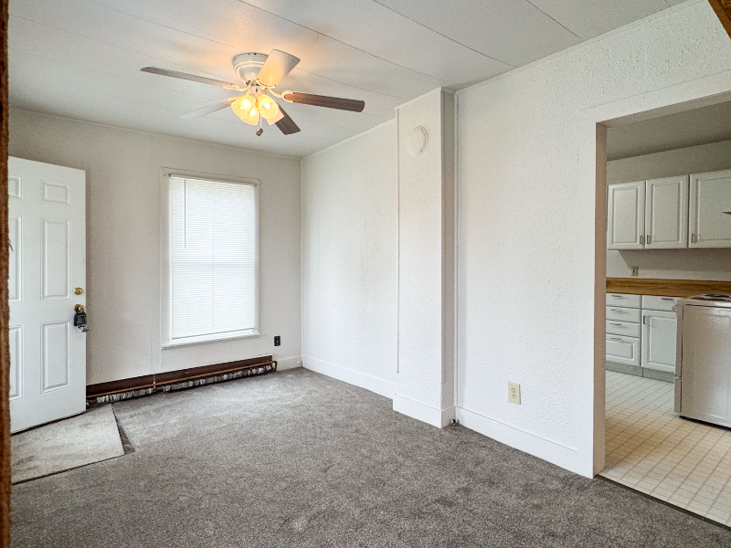 613 S 34th St - Photo 5 of 10