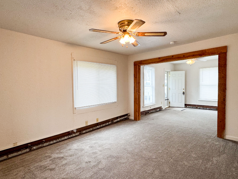 613 S 34th St - Photo 6 of 10