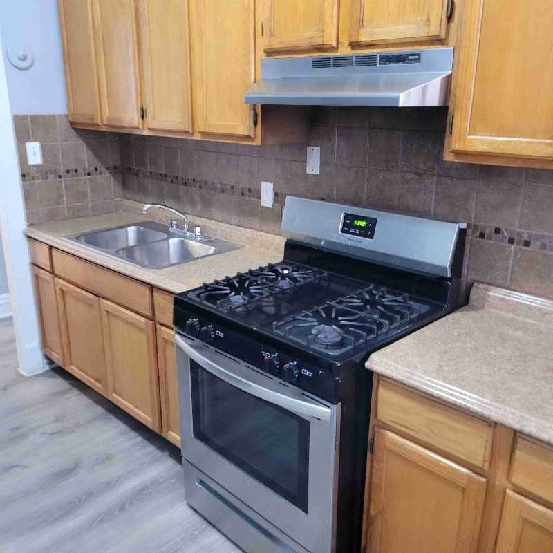 4819 S King Dr #2A - Photo 6 of 9