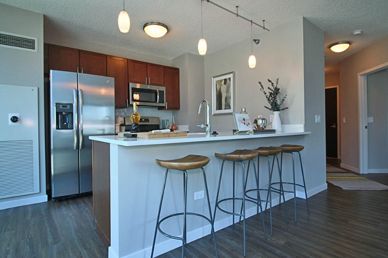 539 N Mcclurg Ct - Photo 4 of 18