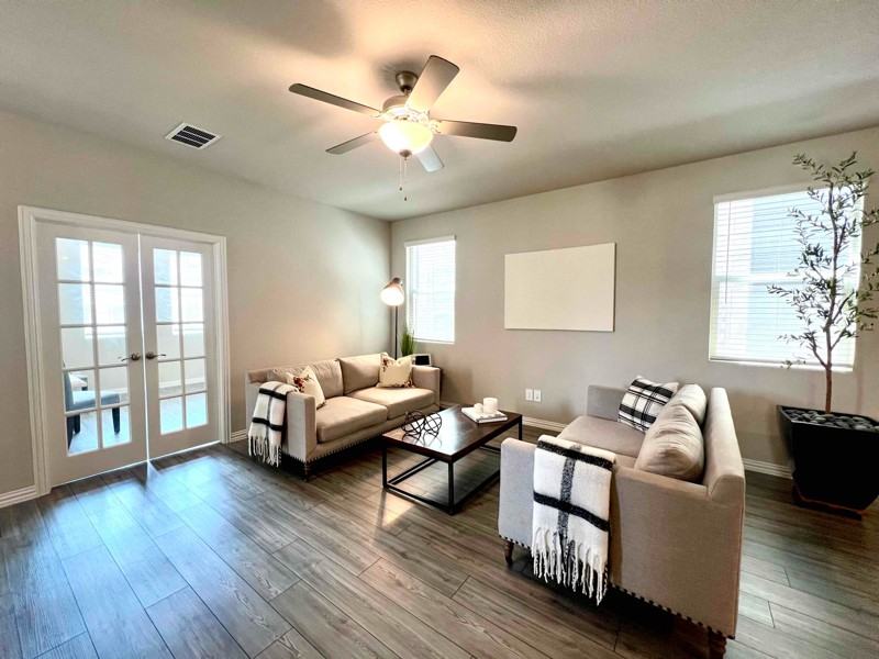 2629 Gateway Ave - Photo 3 of 23