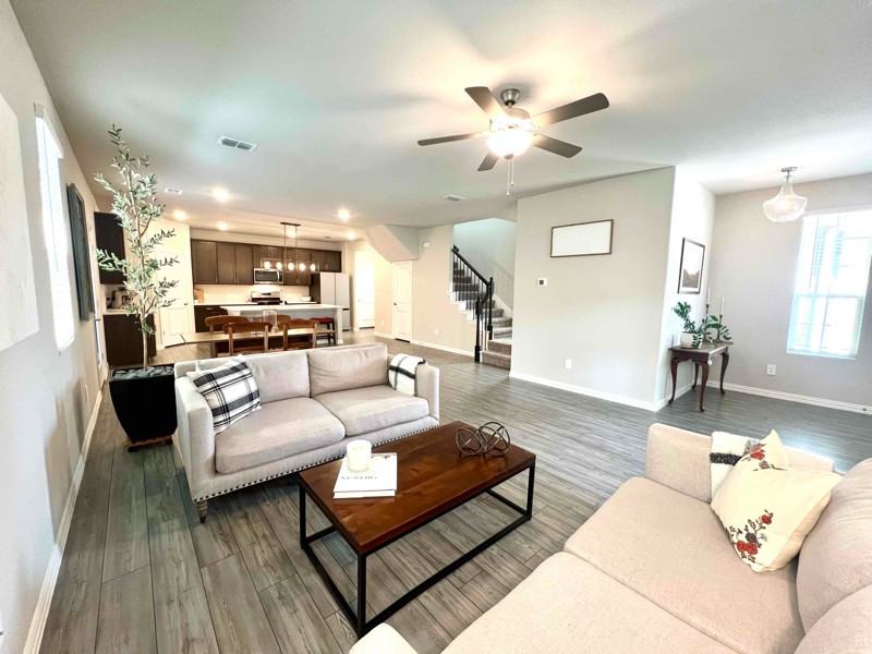 2629 Gateway Ave - Photo 4 of 23