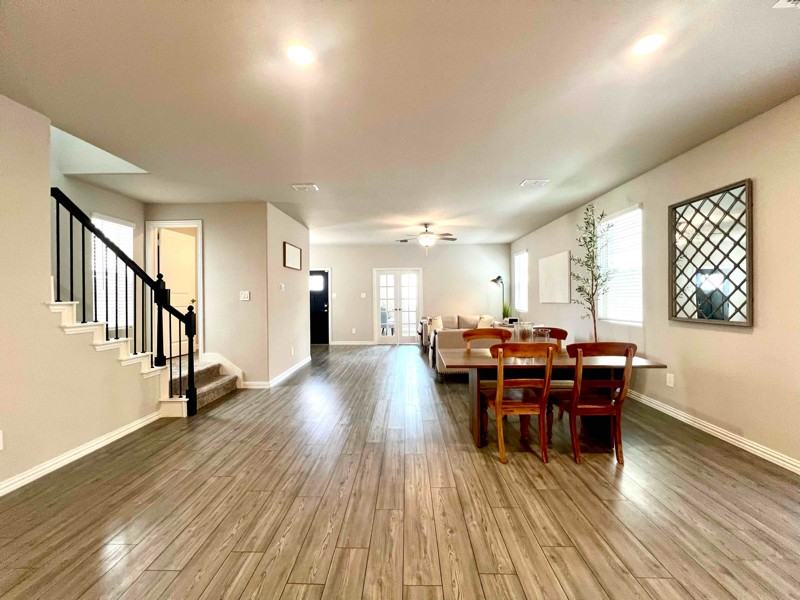 2629 Gateway Ave - Photo 5 of 23