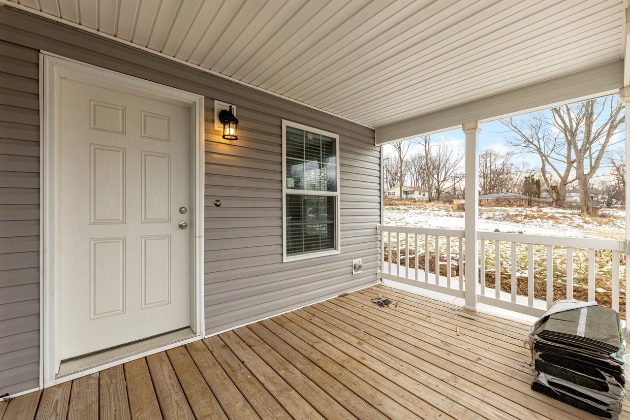 395 Elder St - Photo 3 of 25