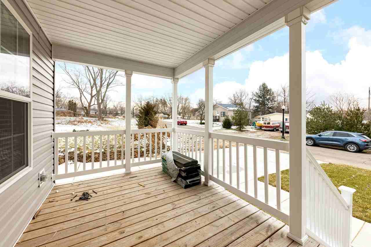 395 Elder St - Photo 5 of 25