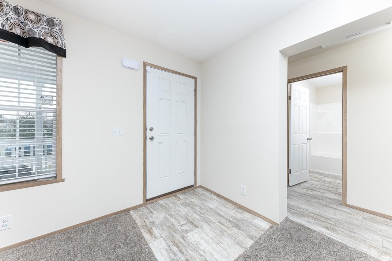 395 Elder St - Photo 6 of 25