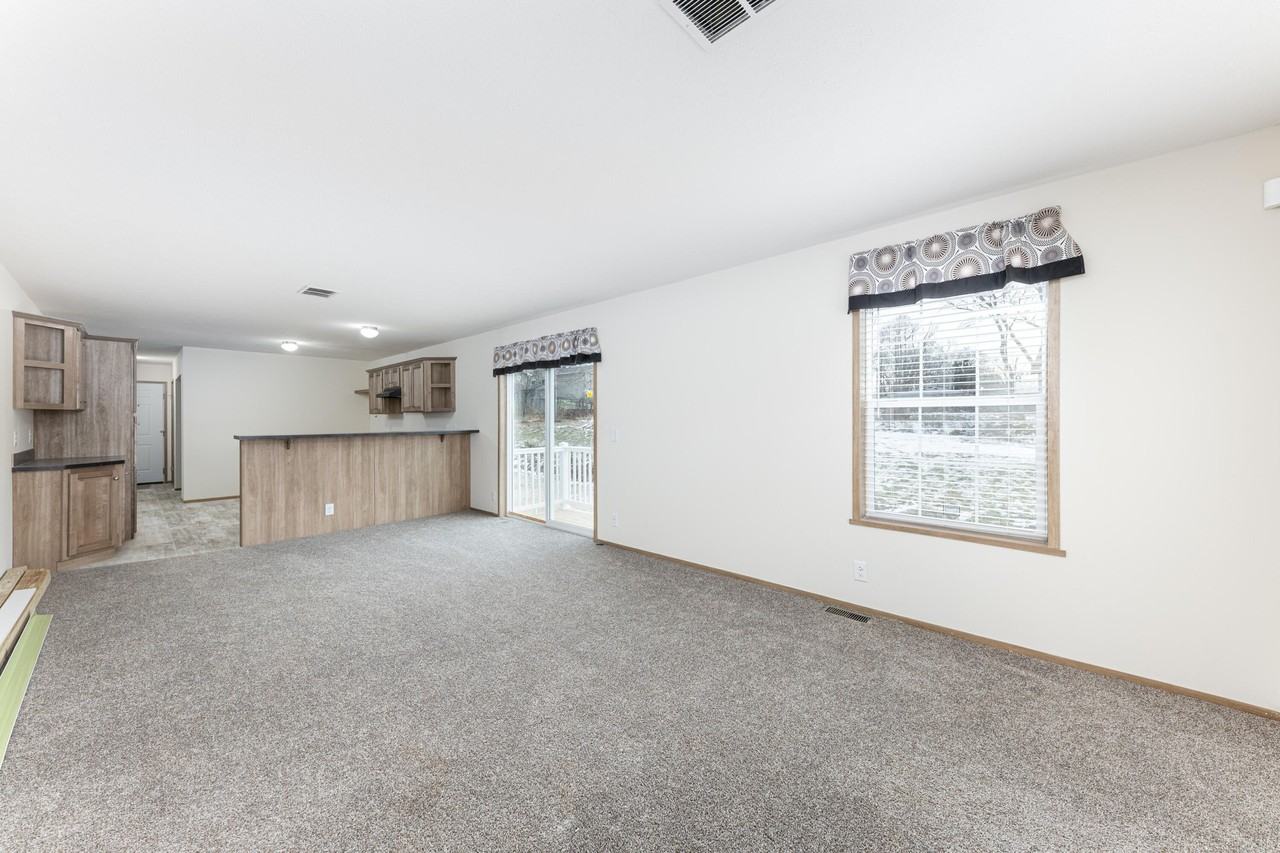 395 Elder St - Photo 7 of 25