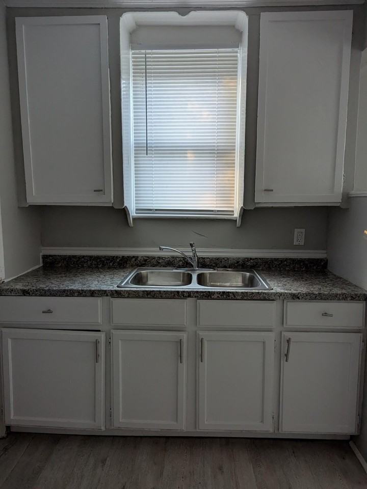 9994 Vaughan St - Photo 2 of 8