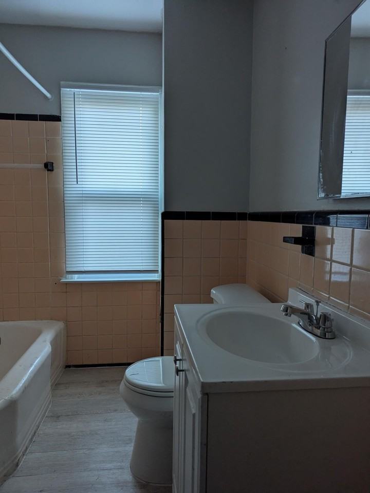 9994 Vaughan St - Photo 3 of 8