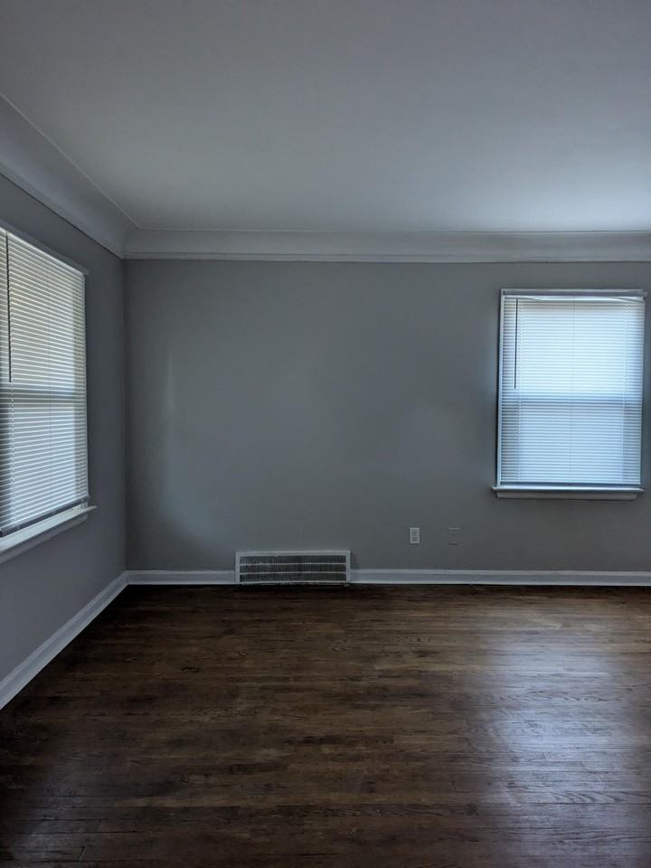 9994 Vaughan St - Photo 4 of 8