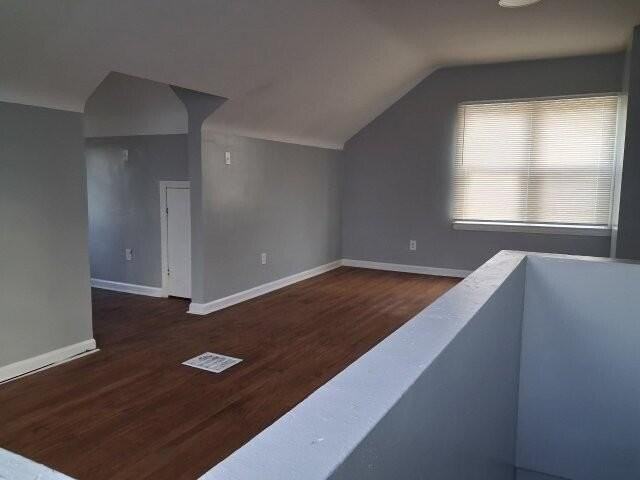 9994 Vaughan St - Photo 6 of 8