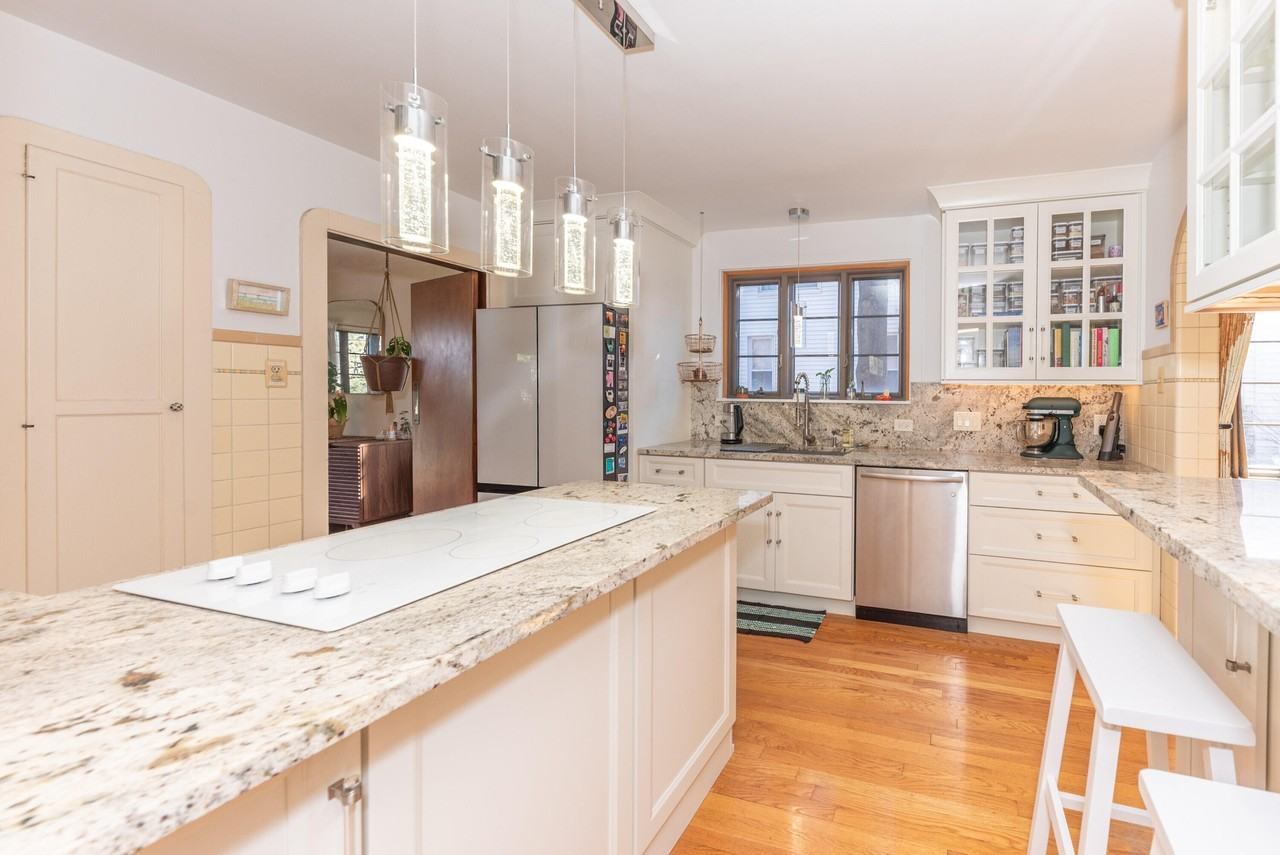 1911 Geddes Ave - Photo 5 of 20