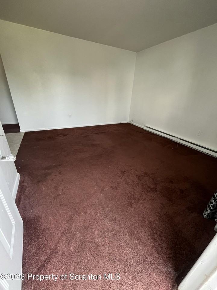 612 Oak St Apt 3 - Photo 3 of 13