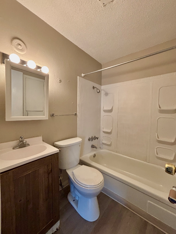 1809 Arlington Ave #10 - Photo 2 of 7