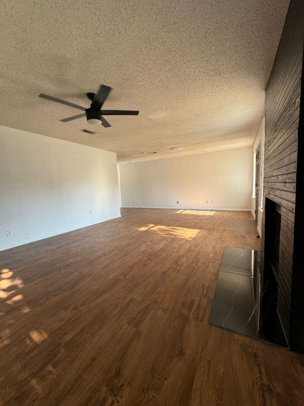 1026 Almond Cir - Photo 3 of 8