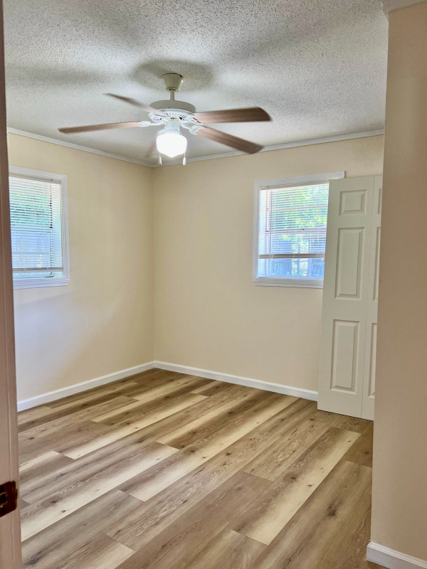 818 Bay St #5 - Photo 6 of 7