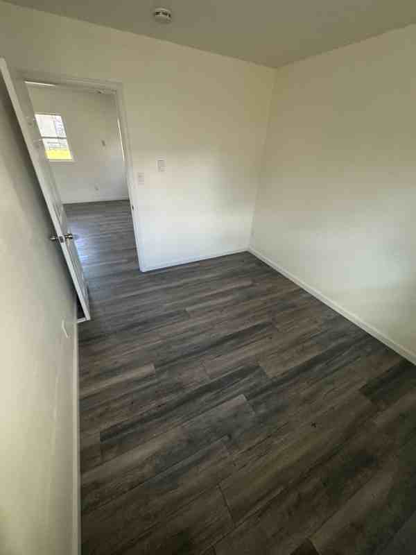 27 Hillside Ave #8 - Photo 5 of 10
