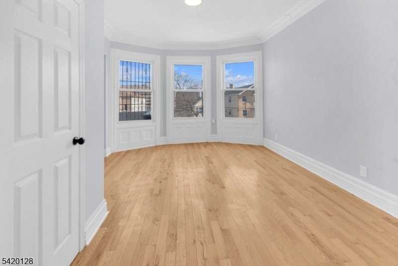 157 Fairmount Ave #2 - Photo 4 of 16