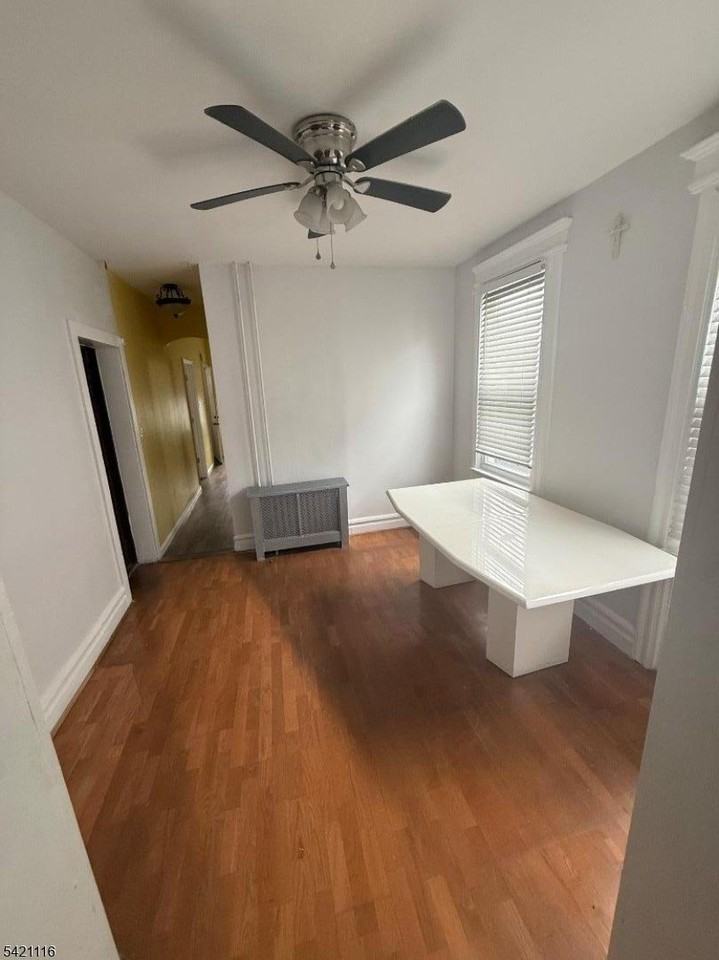 138 Stuyvesant Ave #1F - Photo 5 of 8