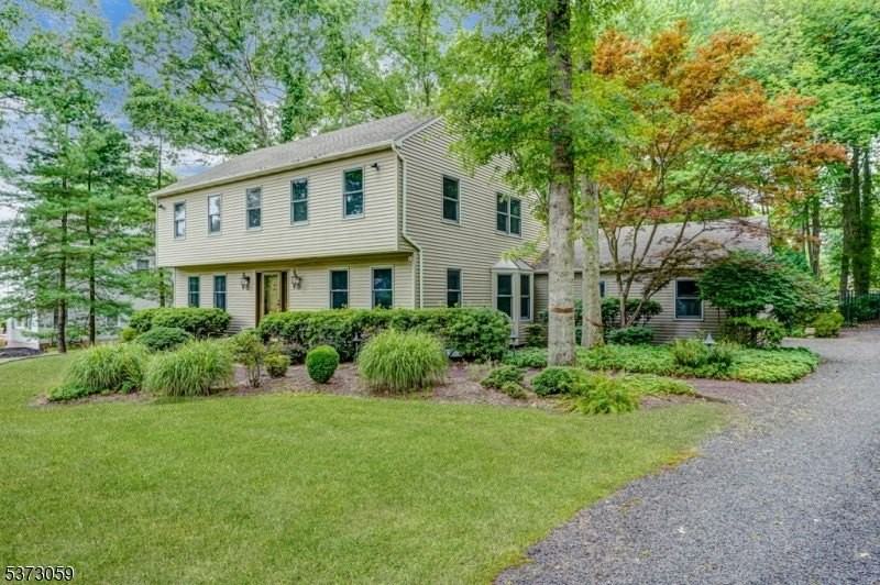 833 Carnoustie Dr - Photo 2 of 32