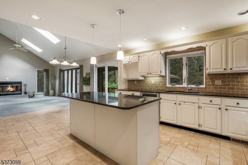 833 Carnoustie Dr - Photo 6 of 32