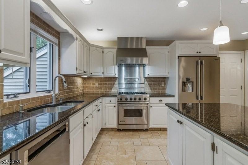 833 Carnoustie Dr - Photo 7 of 32