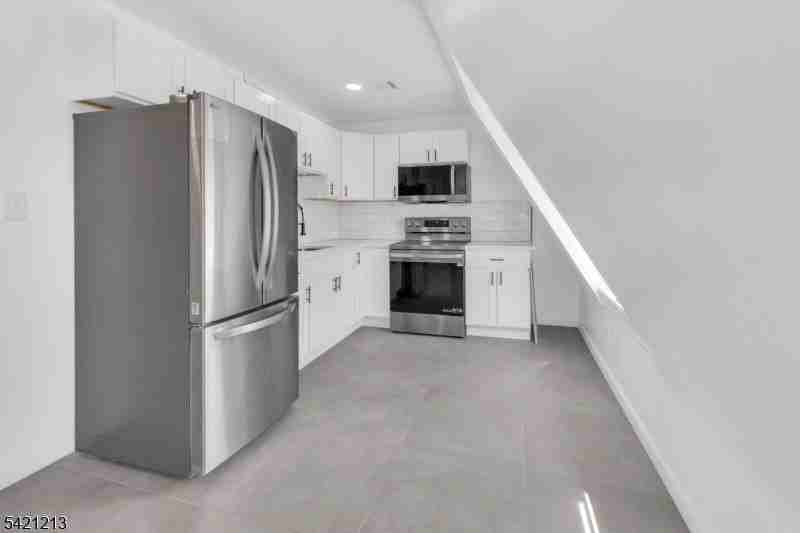 157 Fairmount Ave #3 - Photo 2 of 8