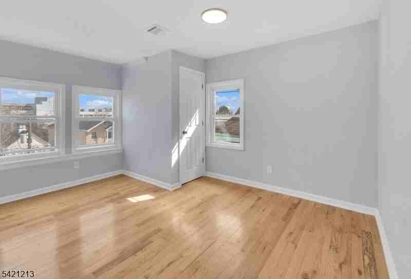 157 Fairmount Ave #3 - Photo 7 of 8