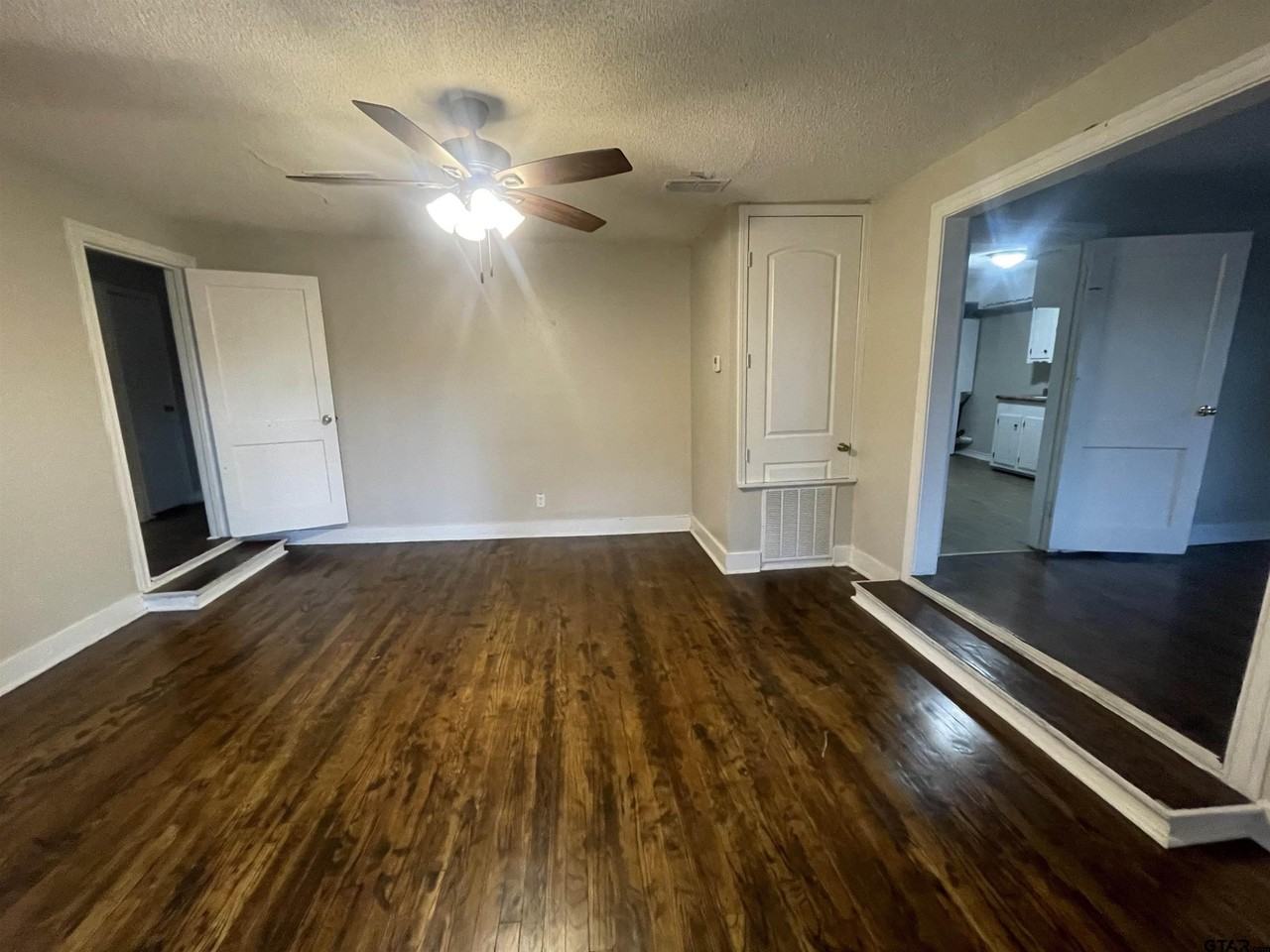 1618 Tenneha Ave - Photo 2 of 16