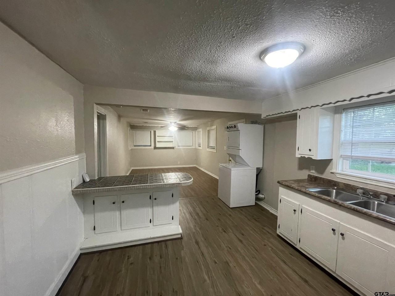 1618 Tenneha Ave - Photo 6 of 16