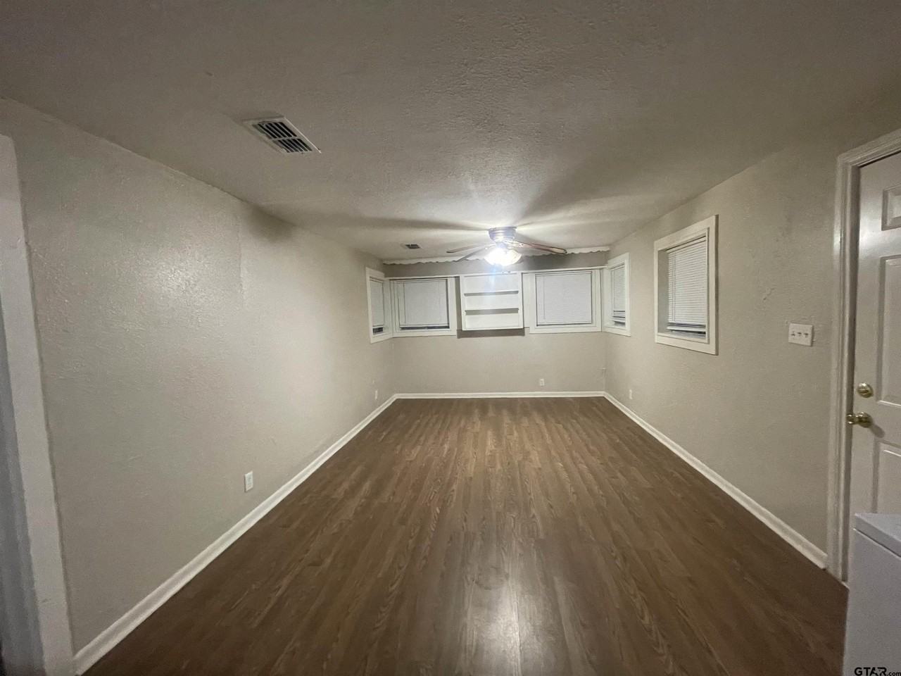 1618 Tenneha Ave - Photo 7 of 16