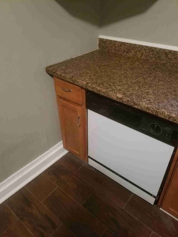 3305 E 19th St - Photo 2 of 37