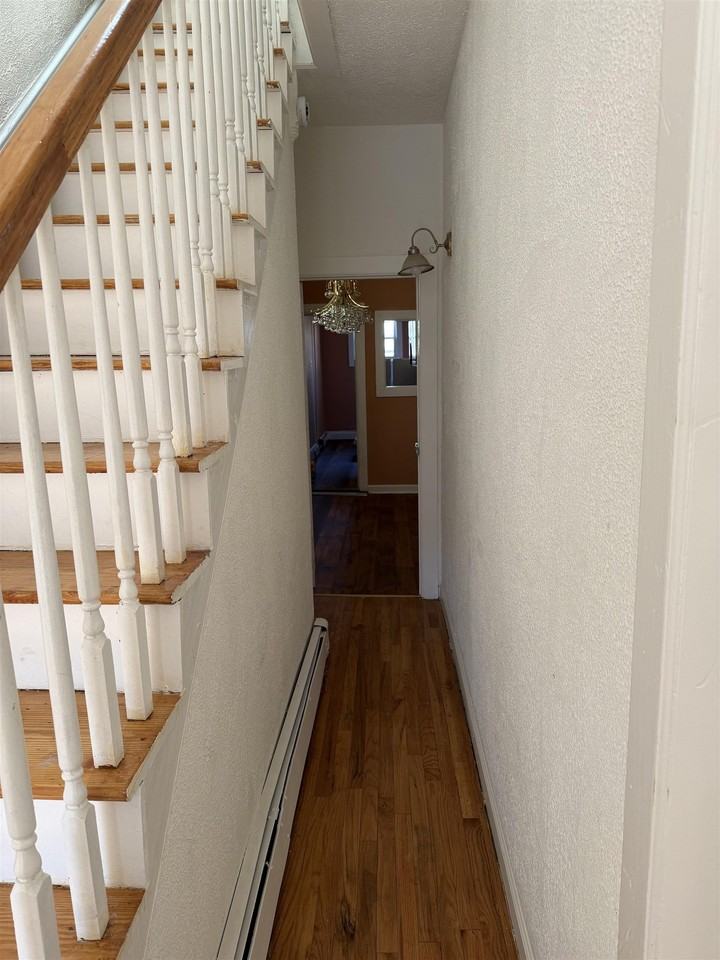 170 Boyd Ave - Photo 2 of 12