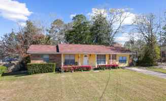 featured image of 202 Peartree Cir