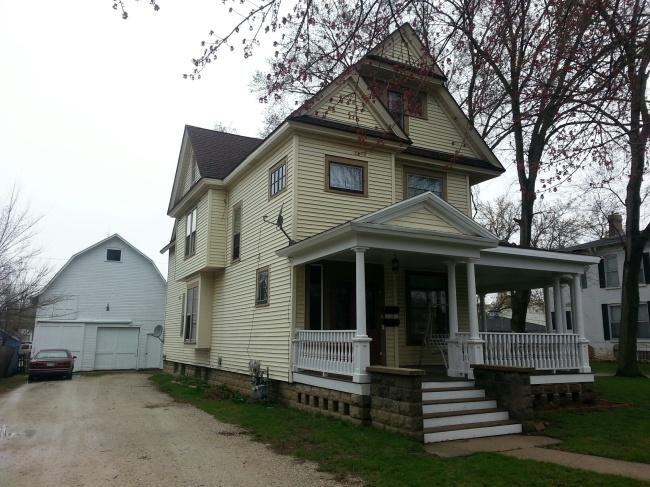 118 S 4th St - Photo 2 of 11