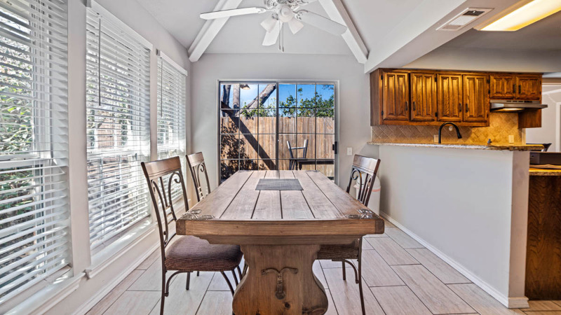 3804 Matterhorn Dr - Photo 4 of 9