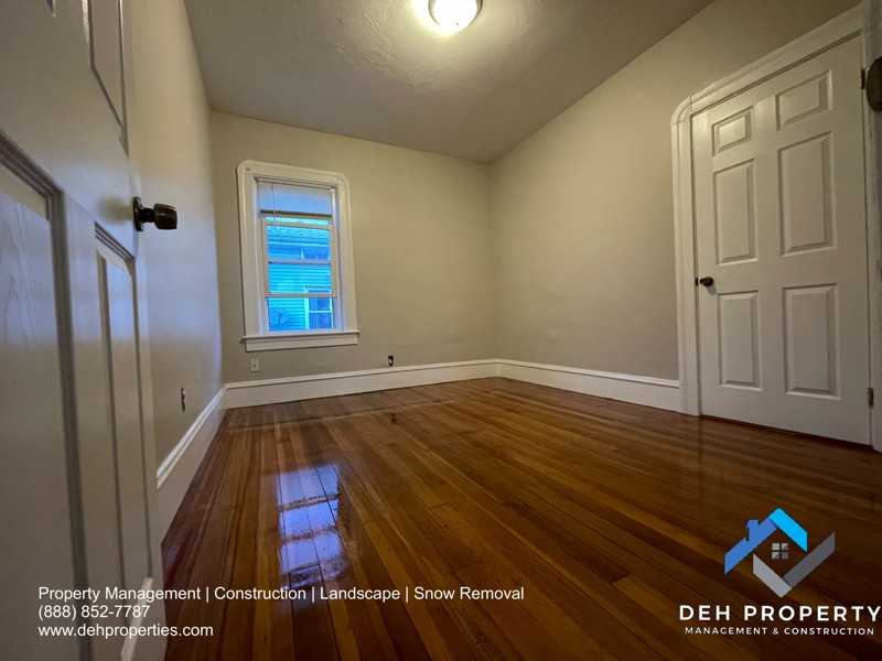 216 Hope St #2 - Photo 4 of 11