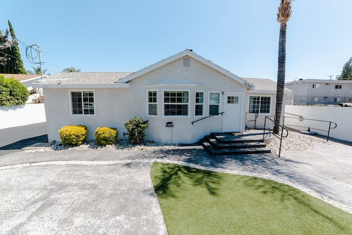 14836 Archwood St #3 - Photo 5 of 19