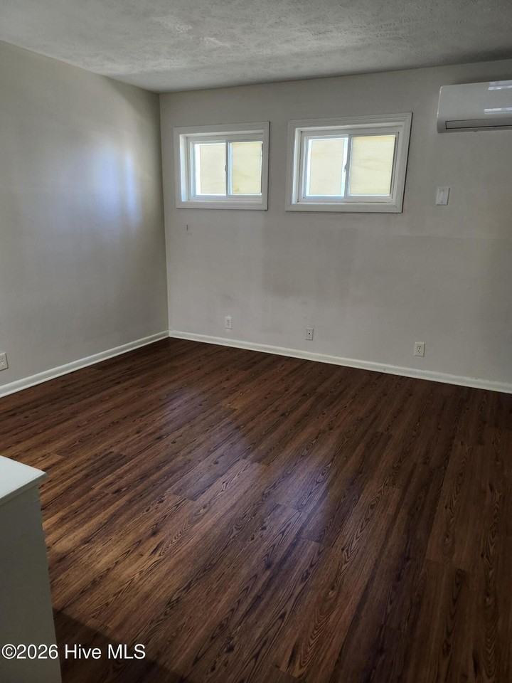 205 E New Jersey Ave Apt 3 - Photo 6 of 9