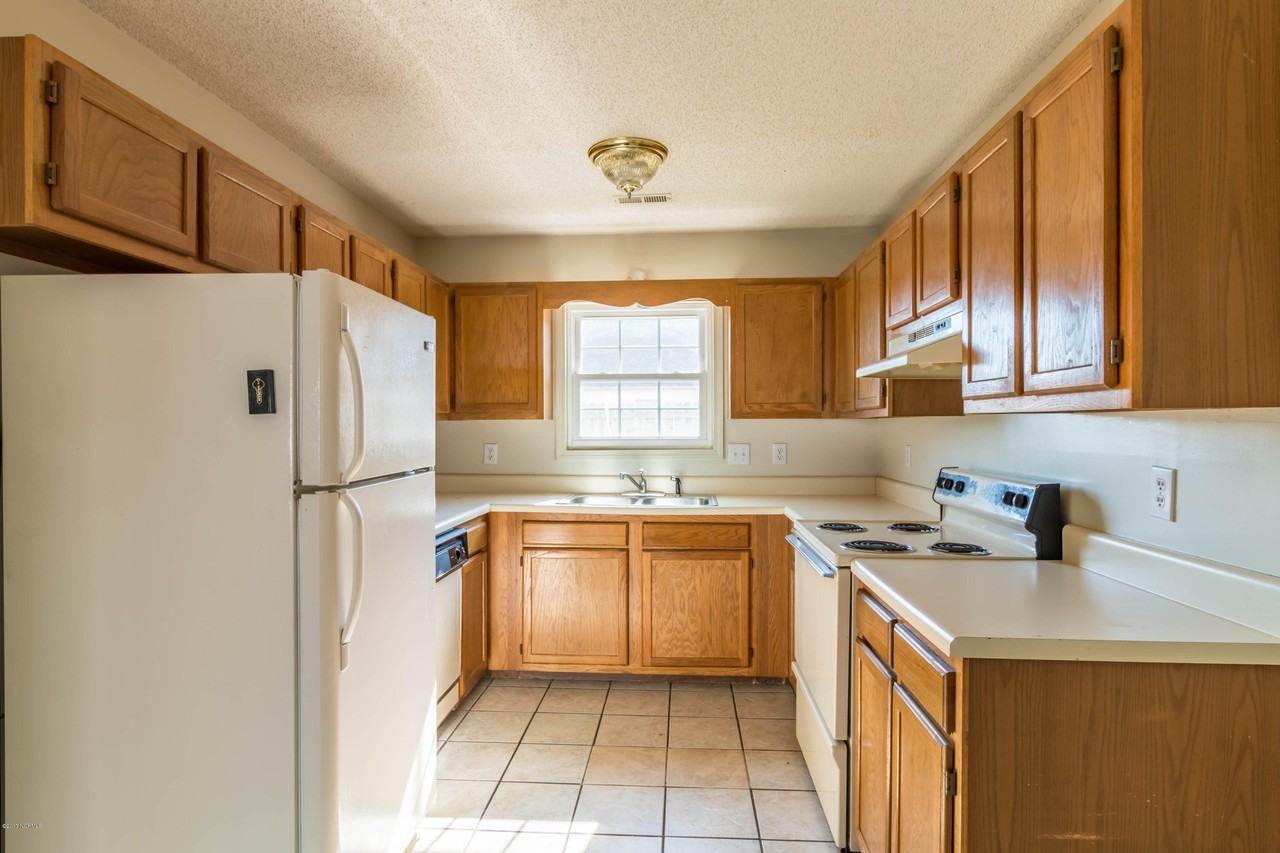 212 Joey Ct - Photo 4 of 12