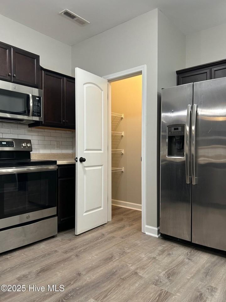 206 Justice Farm Dr - Photo 4 of 23