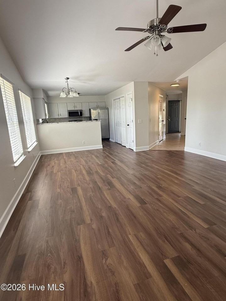 2217 Locksley Woods Dr Apt H - Photo 4 of 13