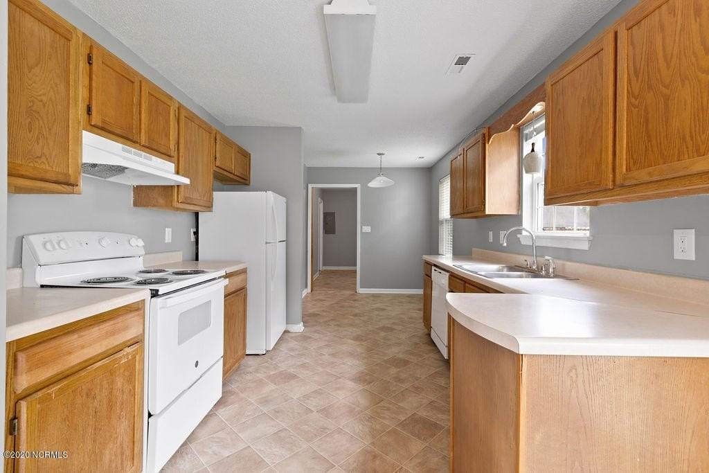 303 Paddock Pl - Photo 5 of 17