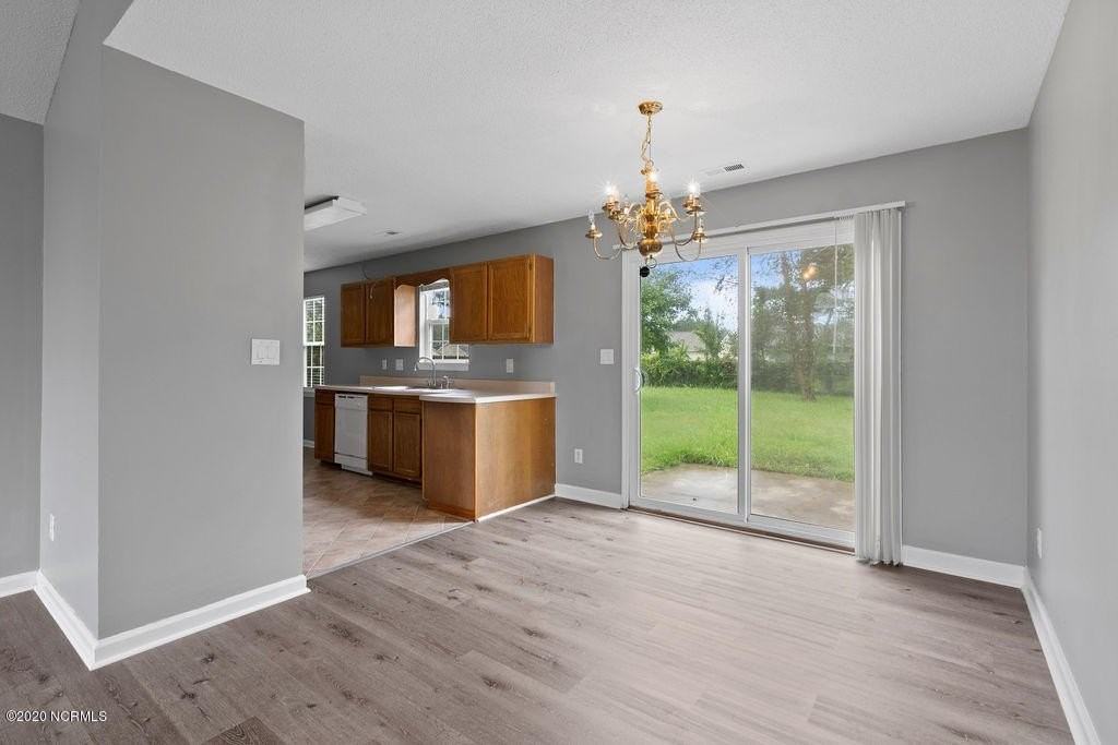 303 Paddock Pl - Photo 6 of 17