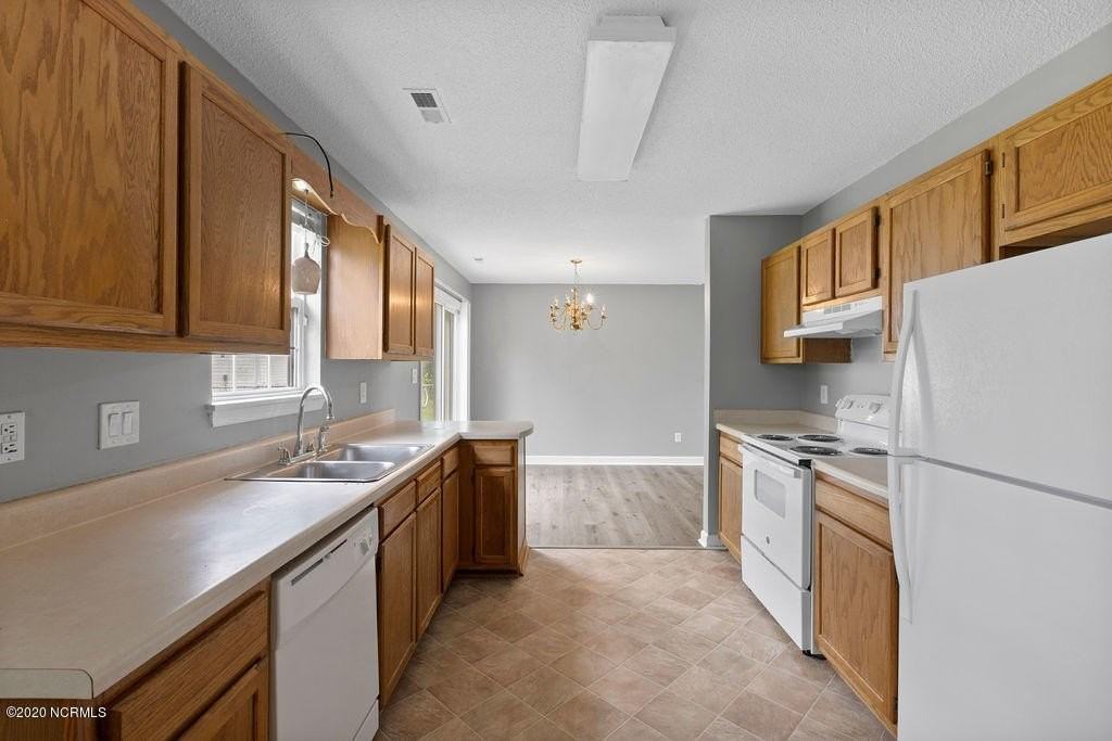 303 Paddock Pl - Photo 7 of 17