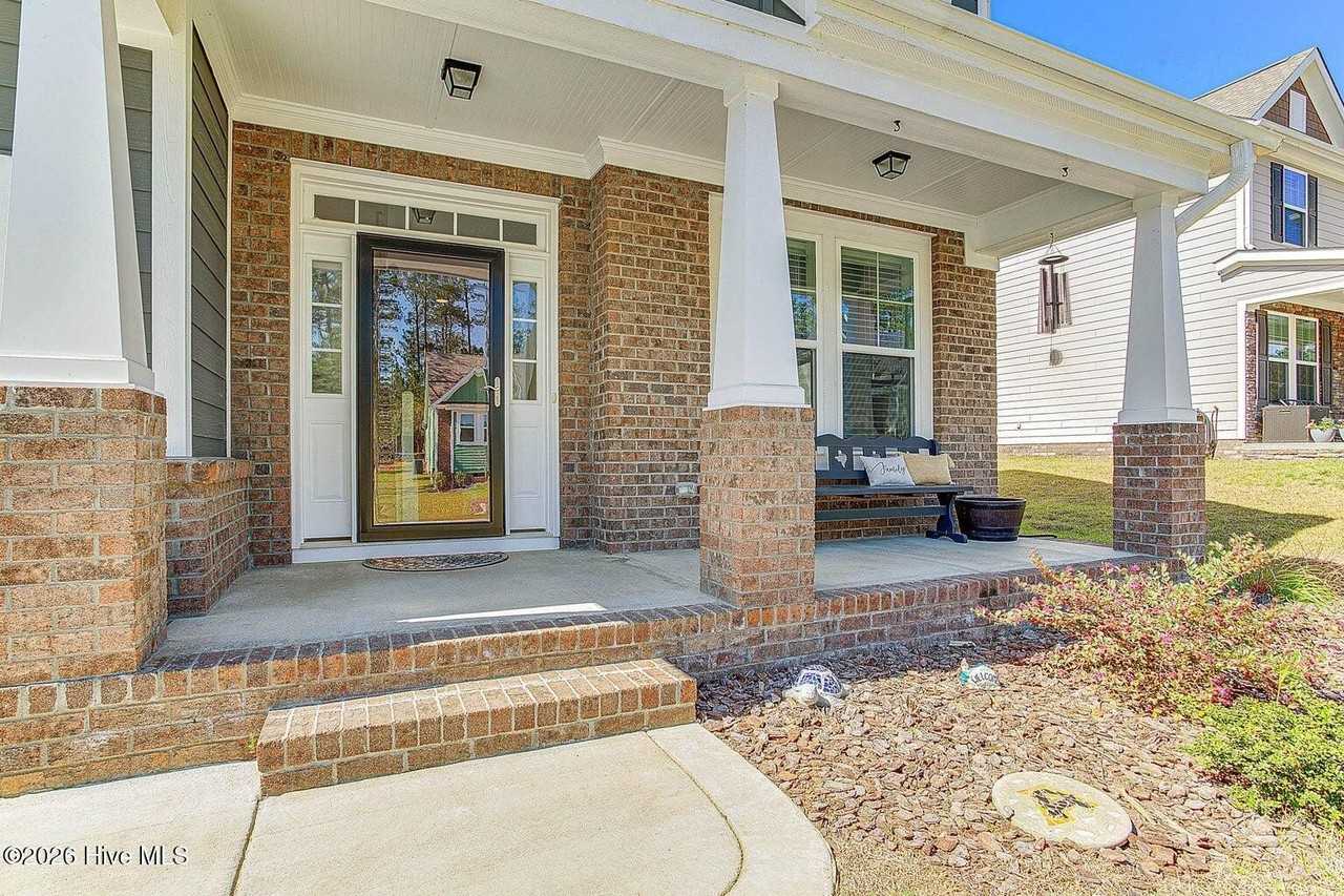 315 Parrish Ln - Photo 2 of 21